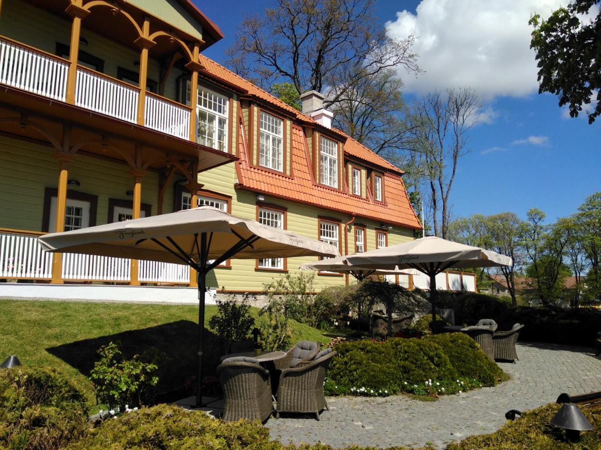 Ekesparre Boutique Hotel Kuressaare Exterior foto
