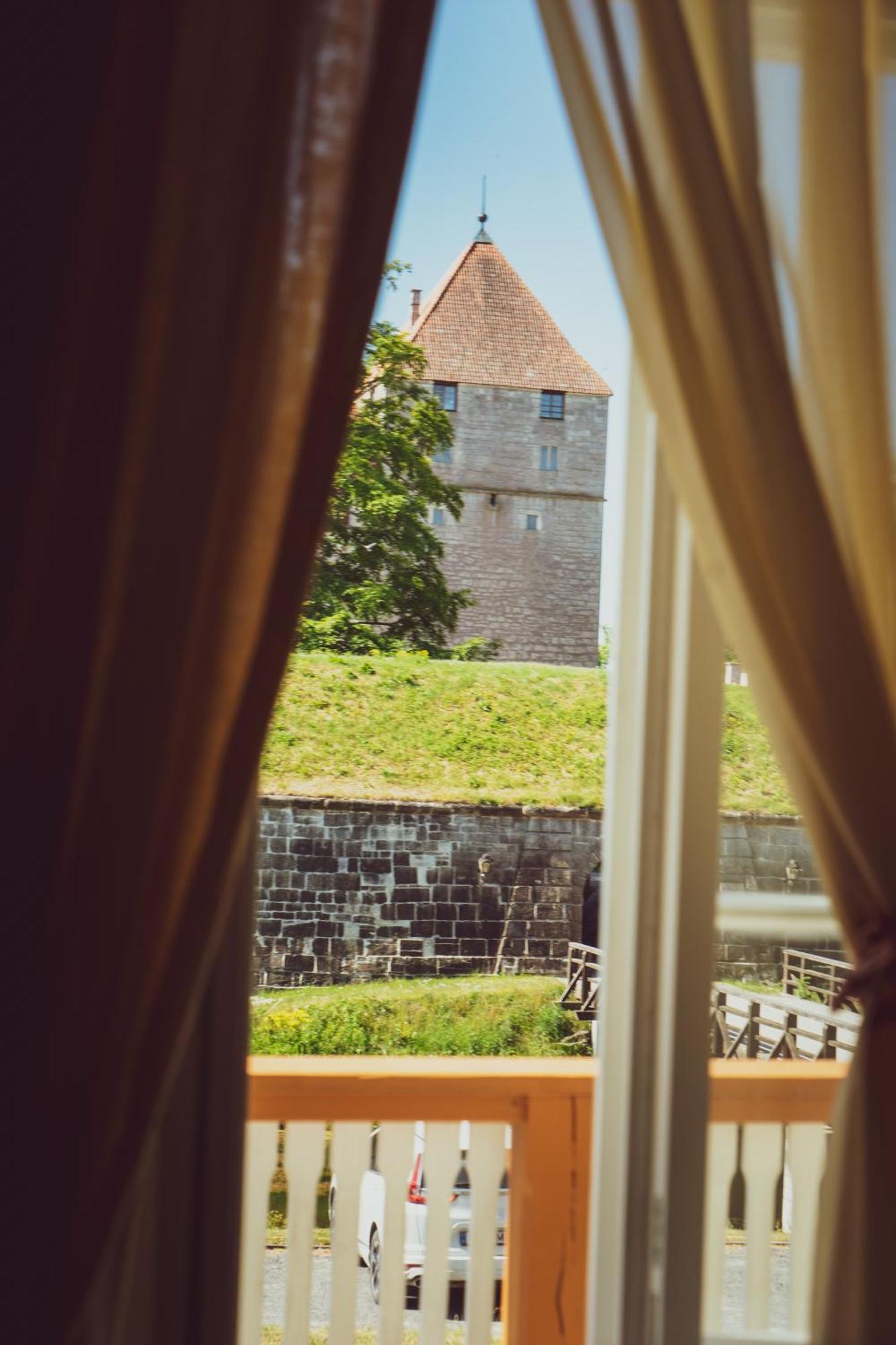 Ekesparre Boutique Hotel Kuressaare Exterior foto